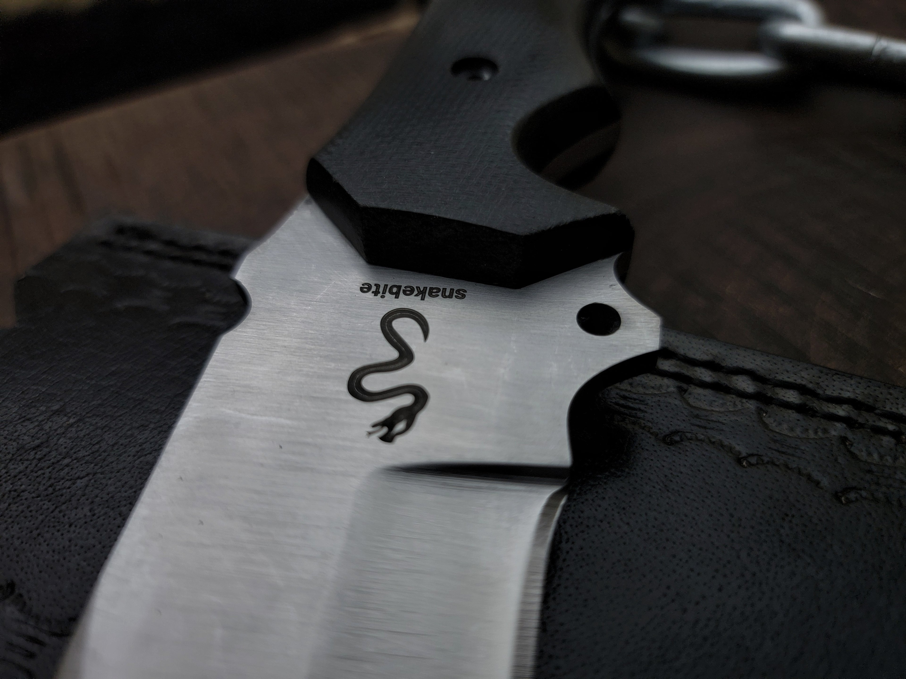 Resident Evil 4 Remake Ada Wong Elite Replica Knife with Leather Sheath