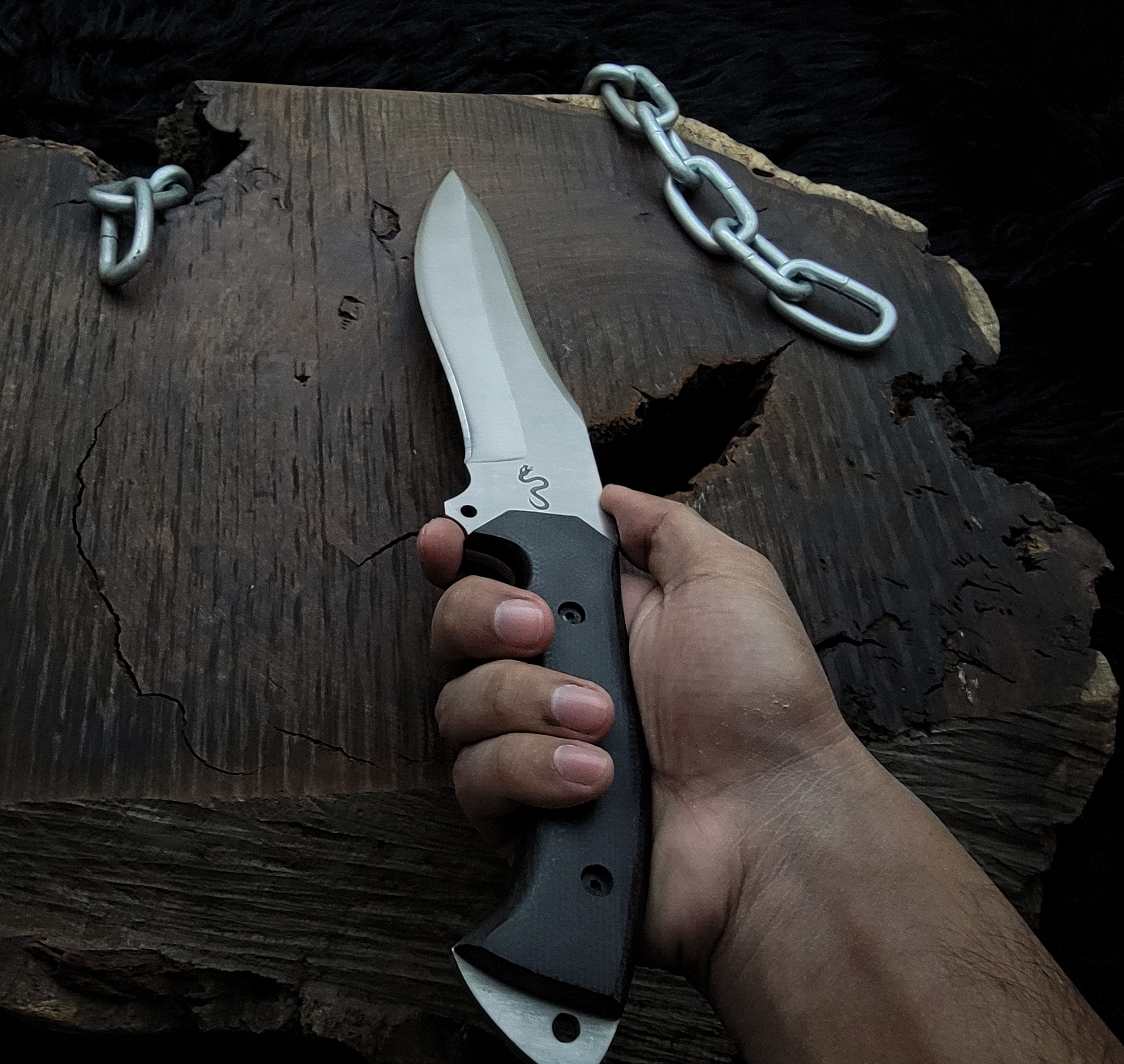 Resident Evil 4 Remake Ada Wong Elite Replica Knife with Leather Sheath