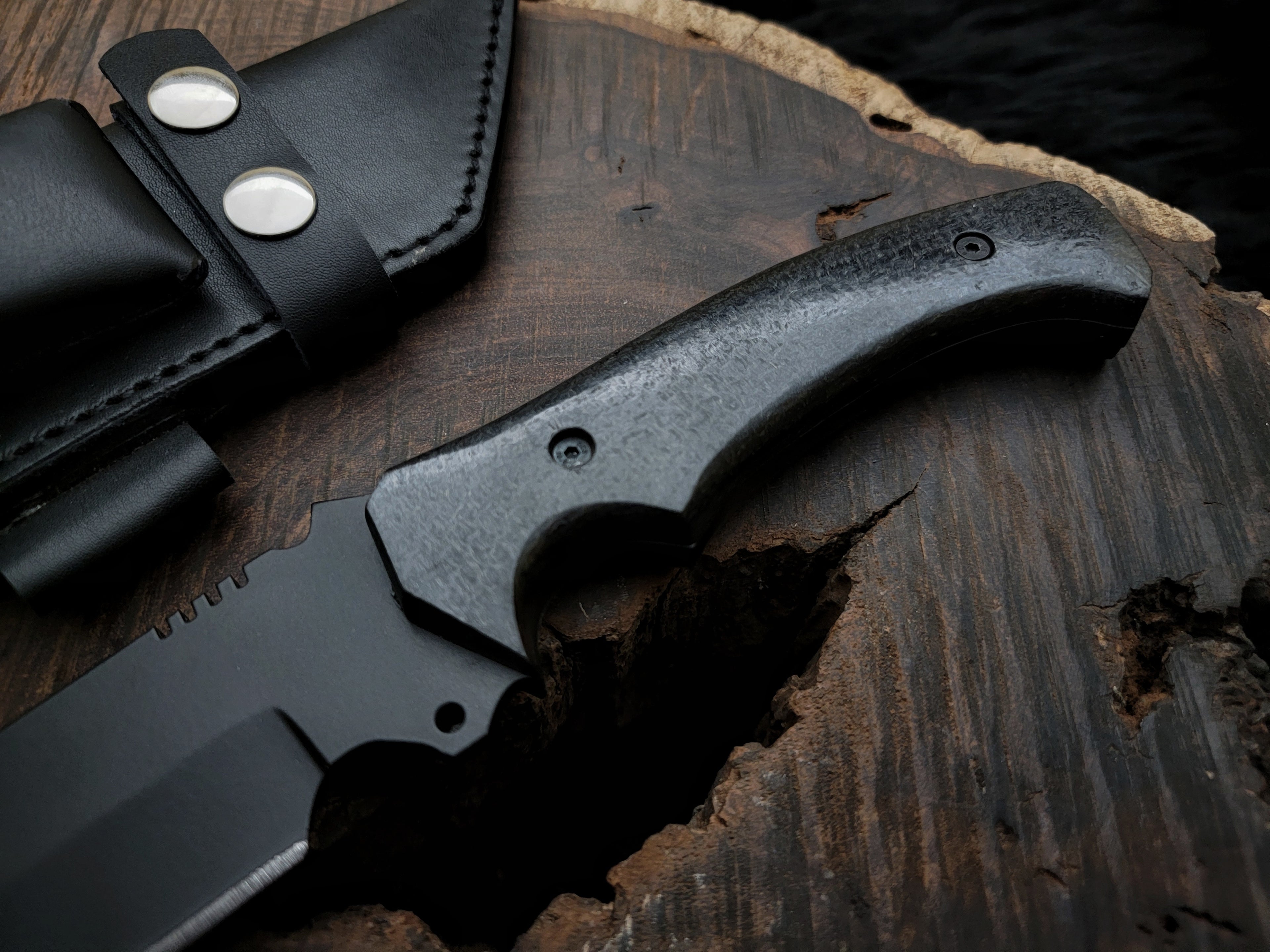 Resident Evil 4 Remake Ada Wong Replica Knife with Leather Sheath
