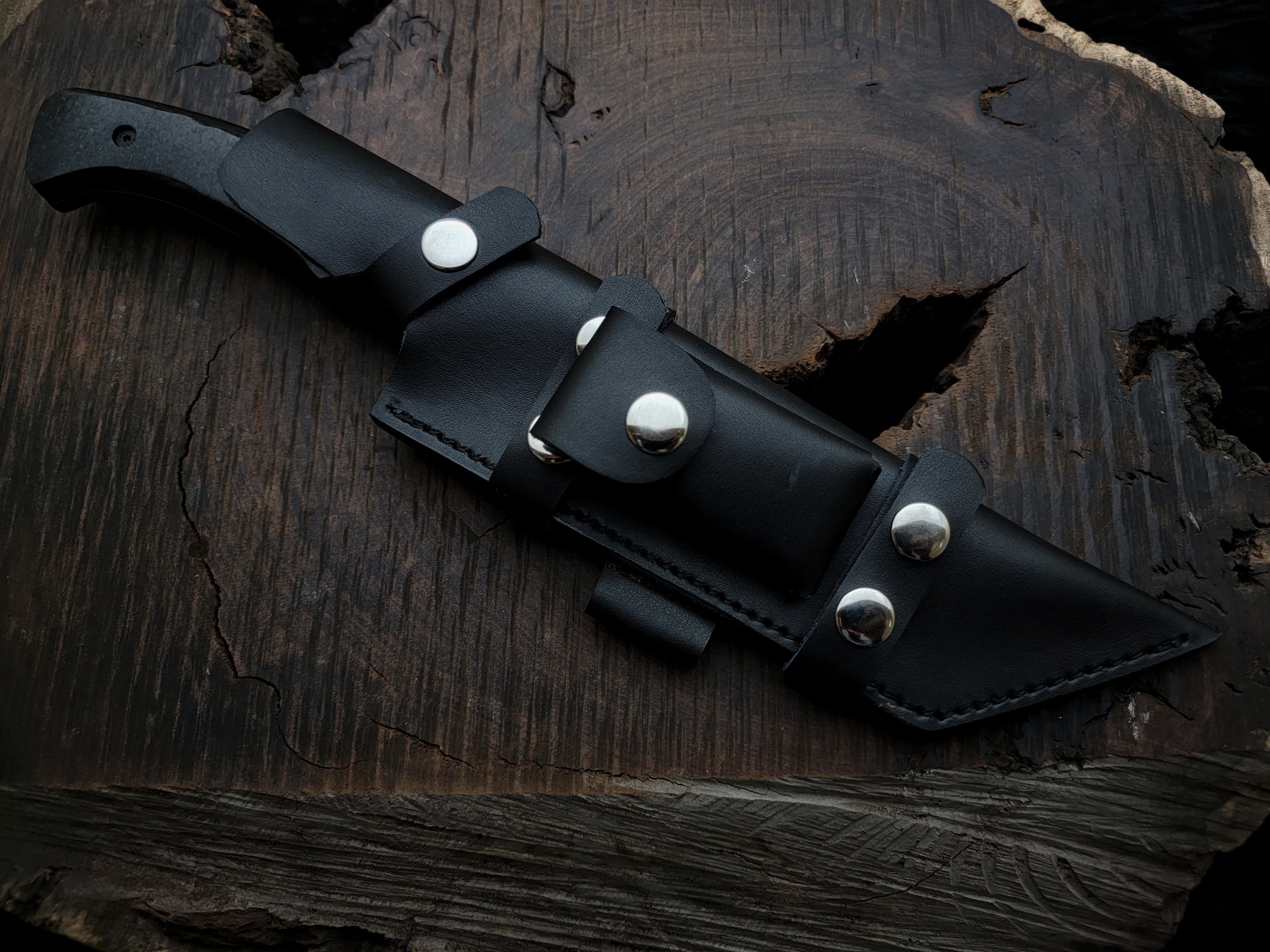 Resident Evil 4 Remake Ada Wong Replica Knife with Leather Sheath