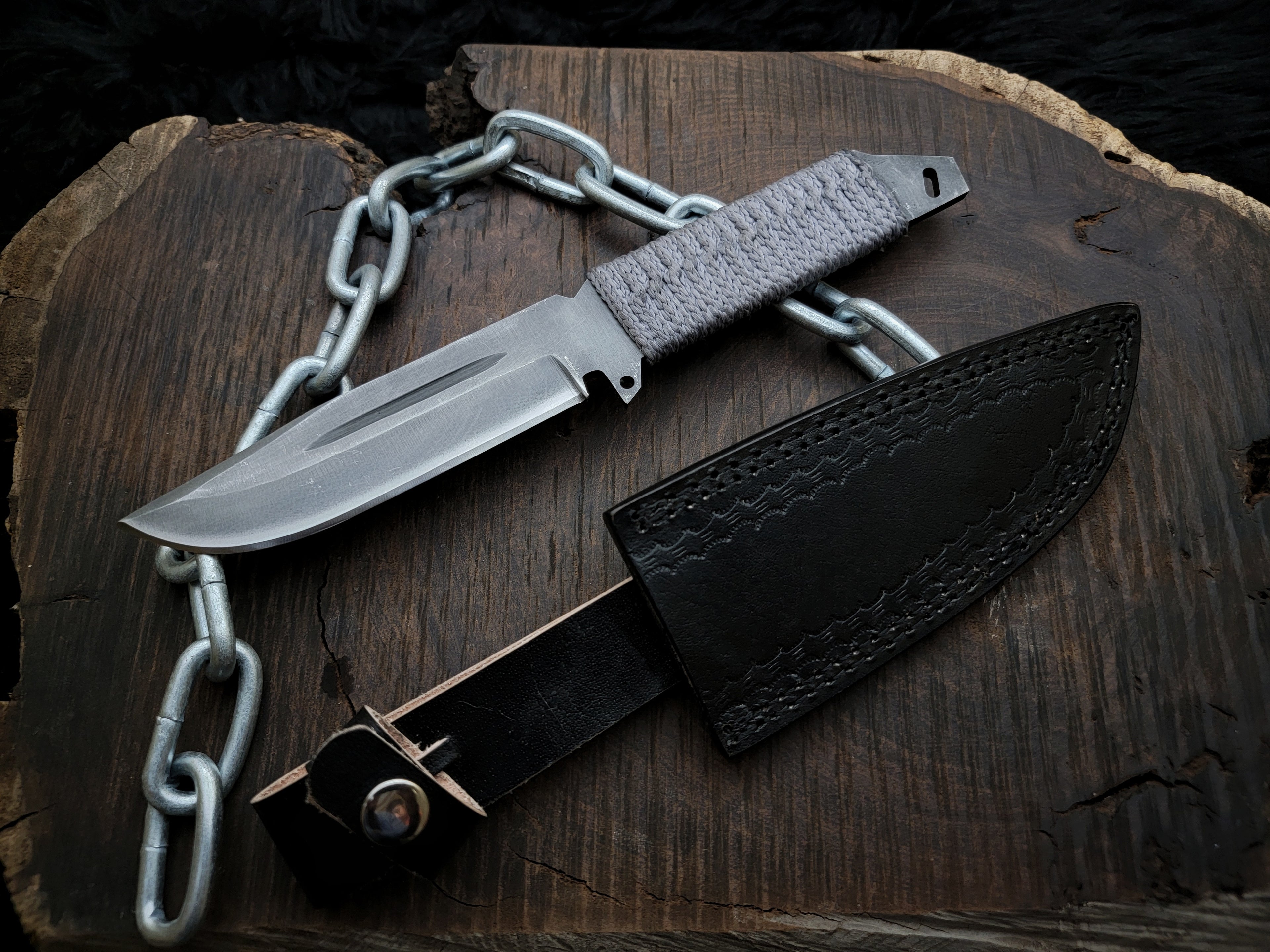 Handmade Resident Evil Biohazard Full Tang Replica Knife with Leather Sheath