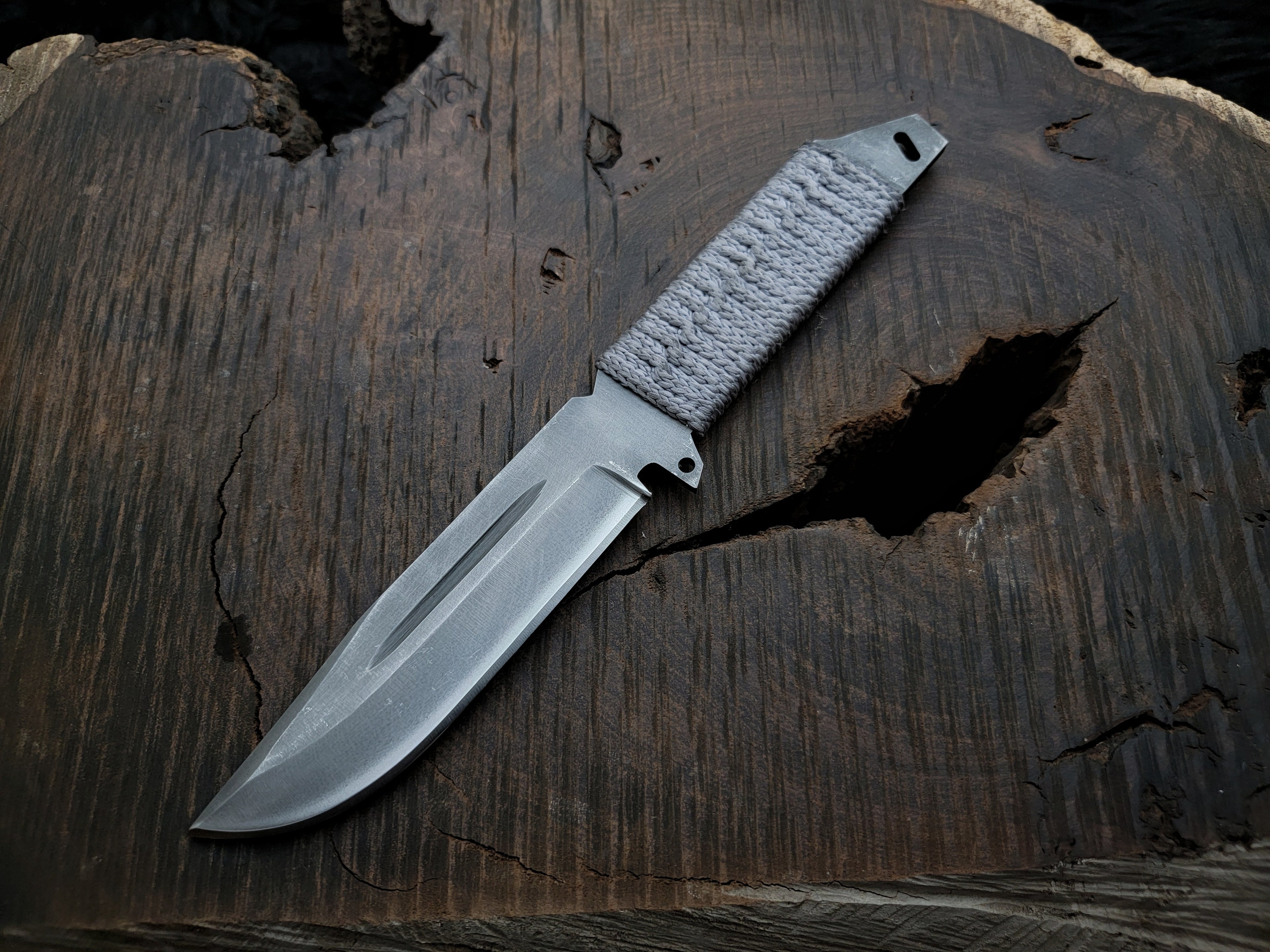 Handmade Resident Evil Biohazard Full Tang Replica Knife with Leather Sheath