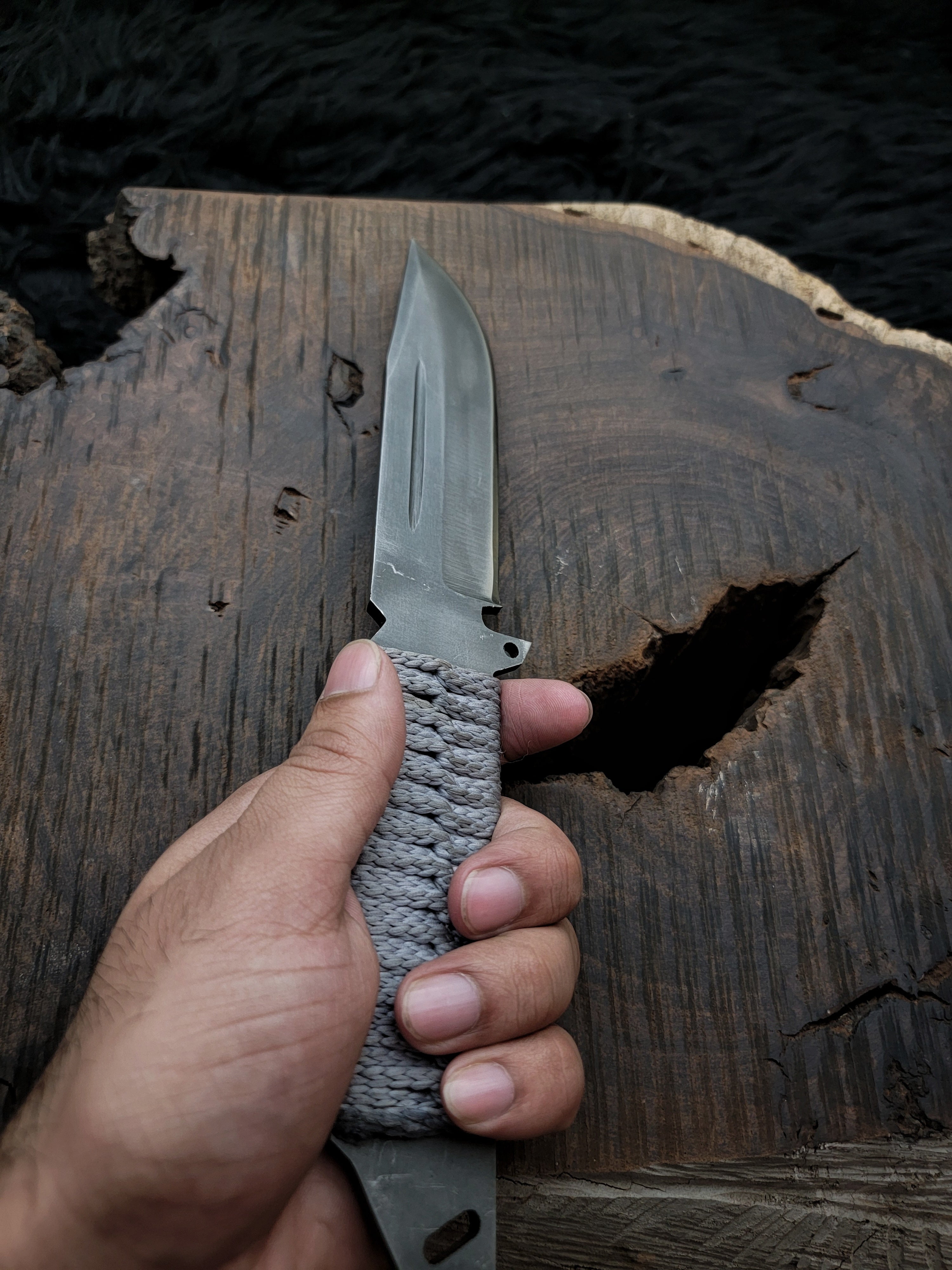 Handmade Resident Evil Biohazard Full Tang Replica Knife with Leather Sheath