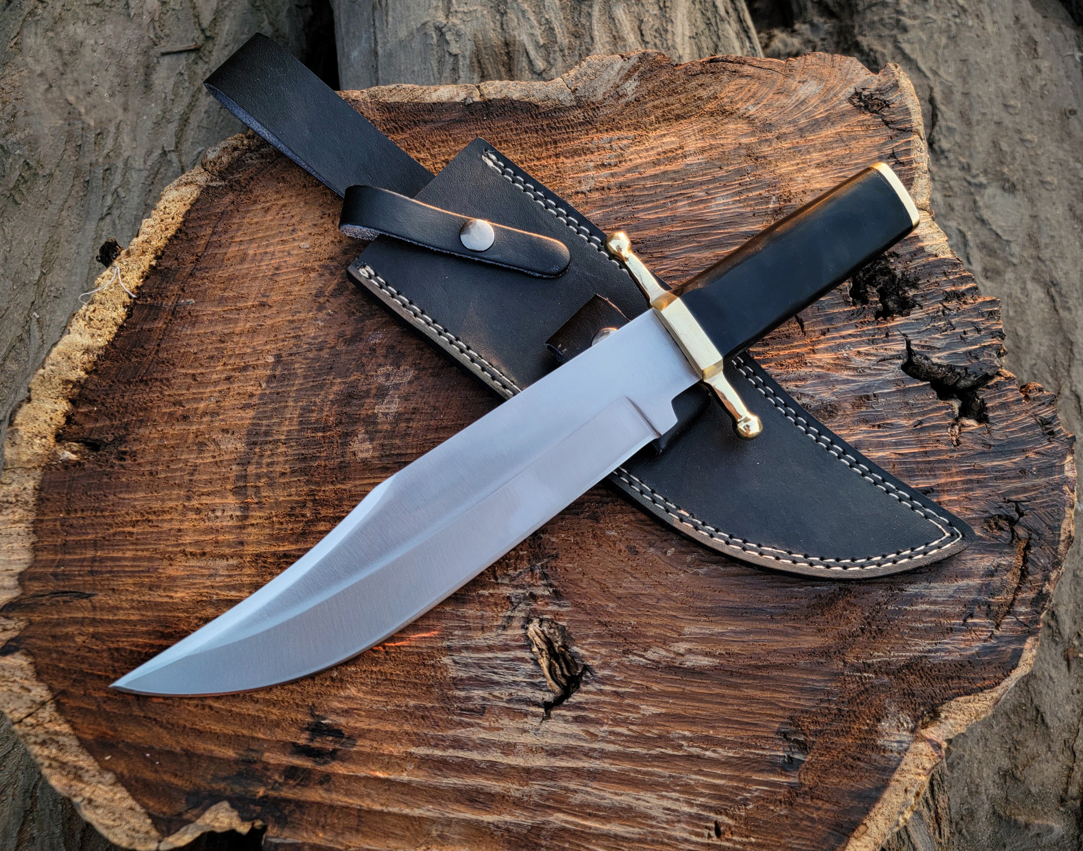 Custom Handmade Vintage Bowie Knife: Smithsonian Replica in D2 Steel with Buffalo Horn Handle