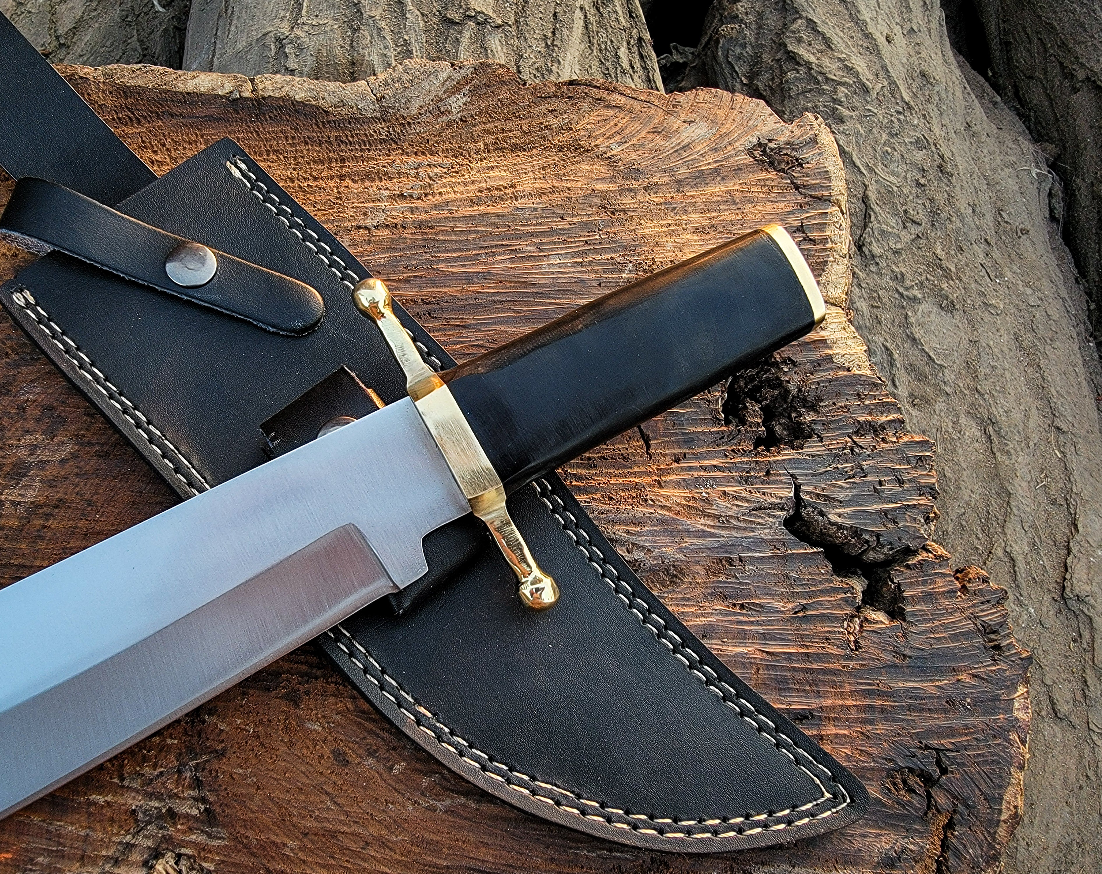 Custom Handmade Vintage Bowie Knife: Smithsonian Replica in D2 Steel with Buffalo Horn Handle