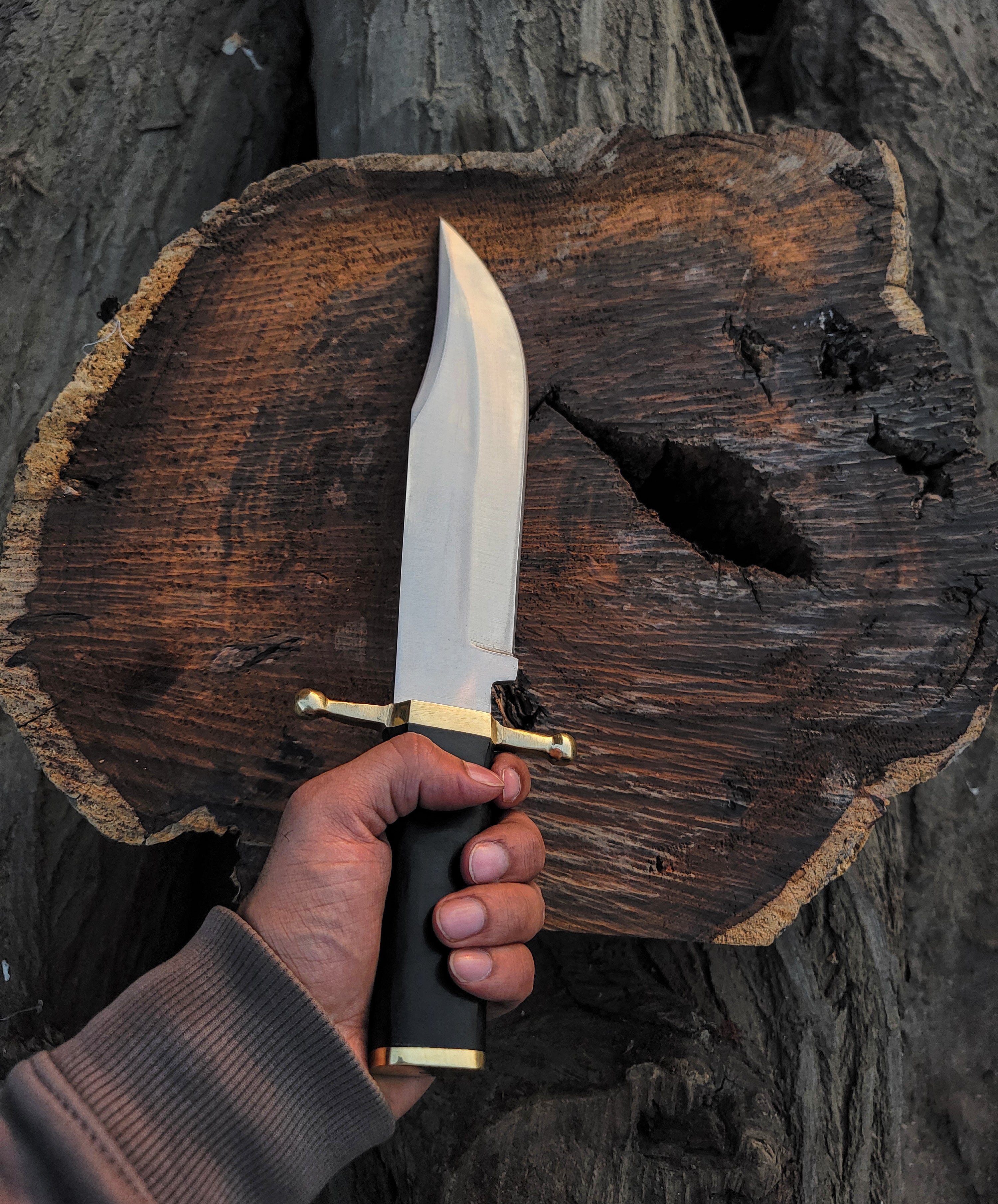 Custom Handmade Vintage Bowie Knife: Smithsonian Replica in D2 Steel with Buffalo Horn Handle