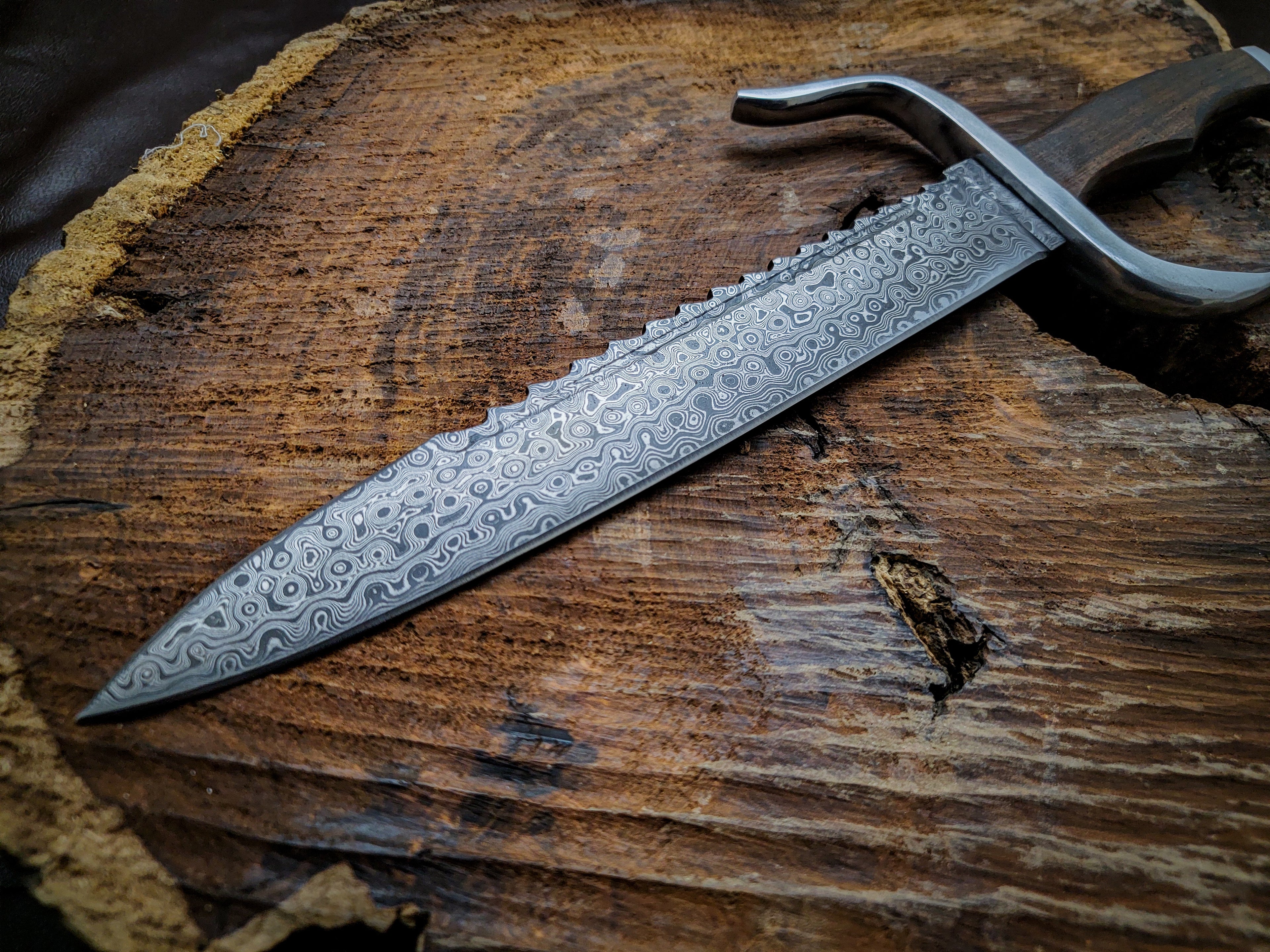 Handmade Vintage Damascus Knife with Premium Leather Sheath