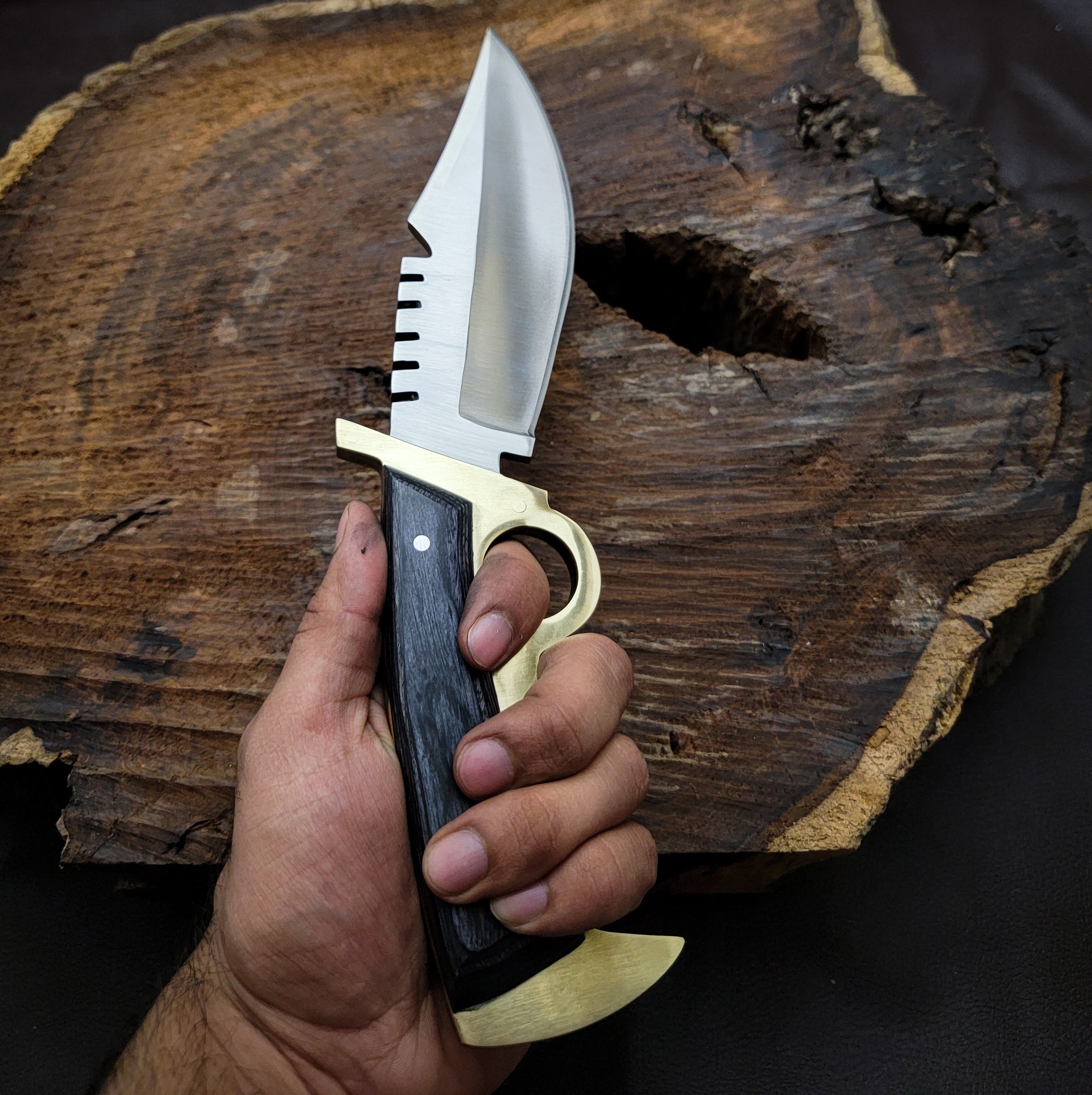 The Walking Dead: Daryl Dixon Replica Finger Guard Bowie Knife