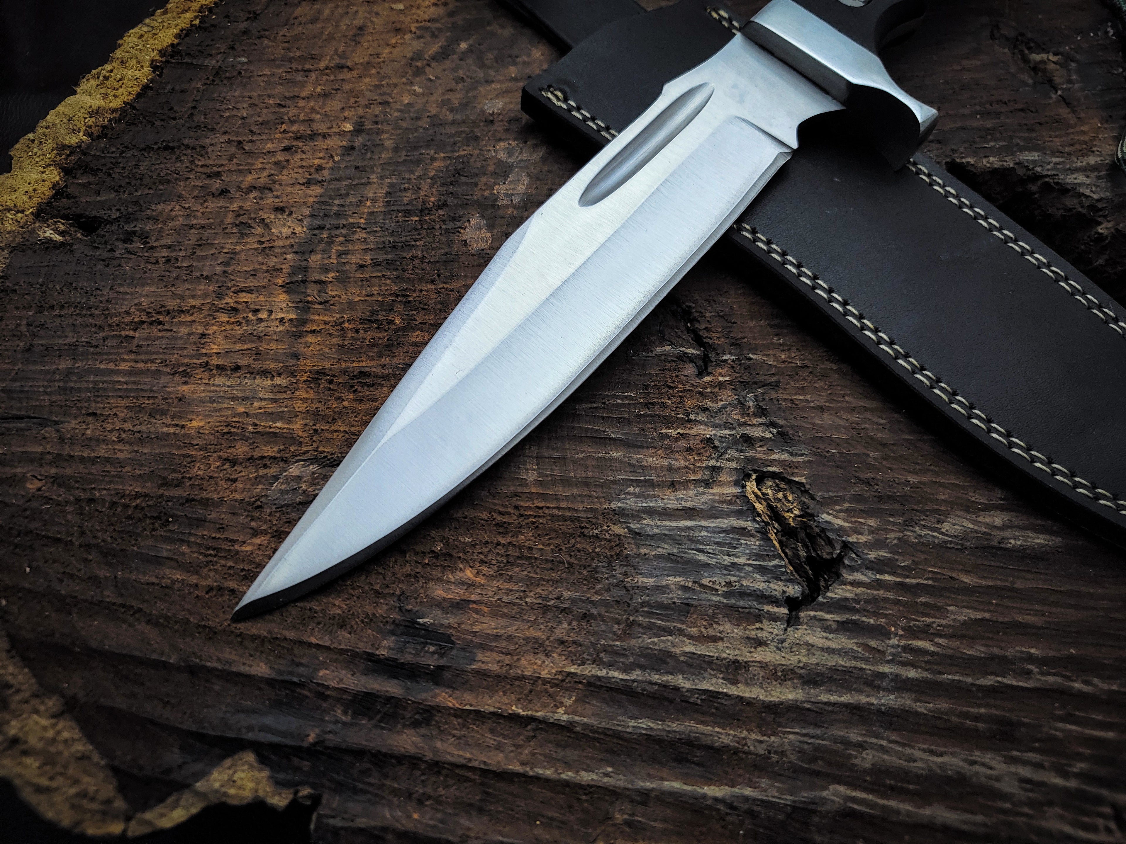 RAMBO V Replica Bowie Knife with Leather Sheath