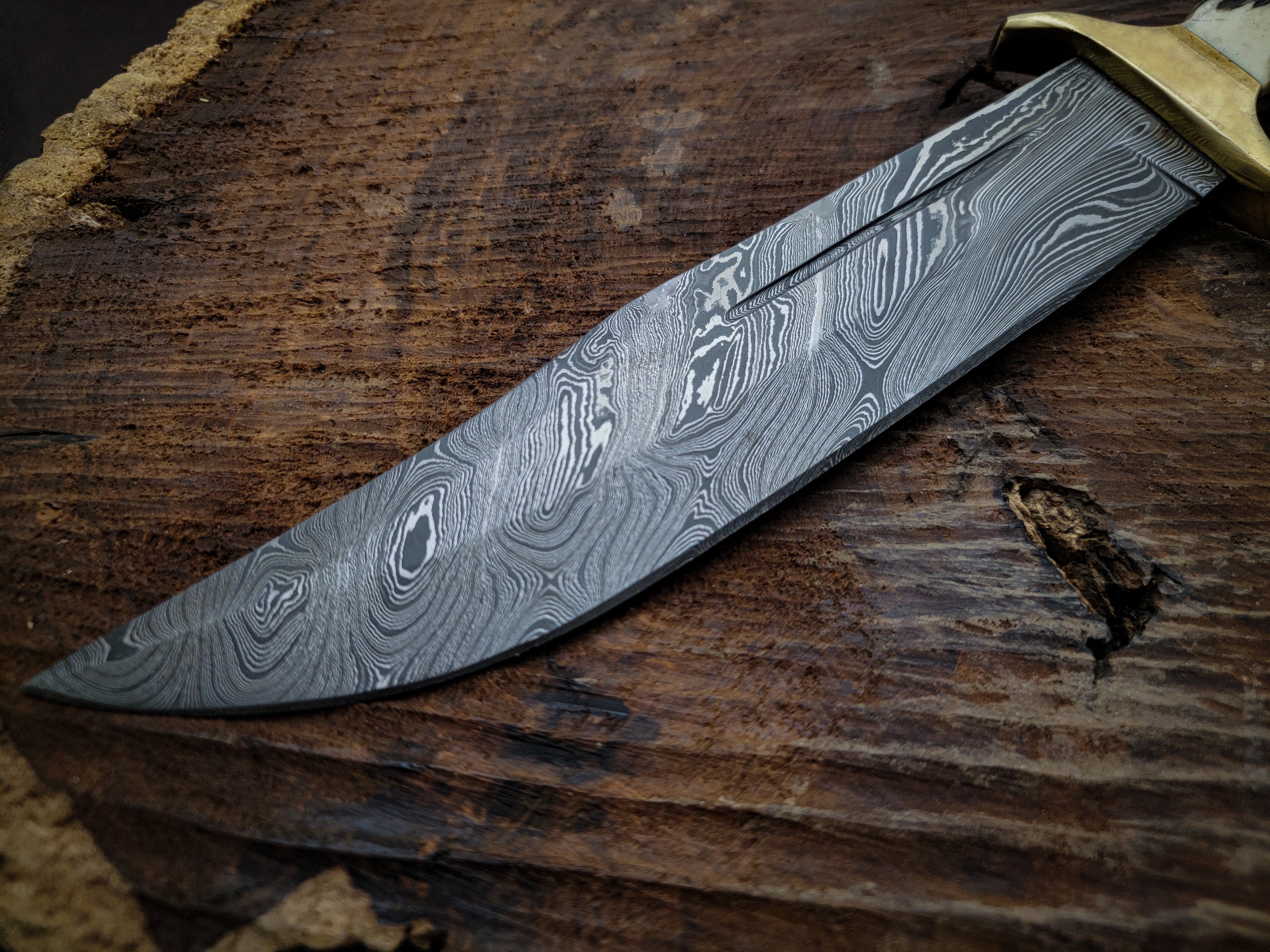 Handmade Damascus Hunting Knife with Premium Leather Sheath