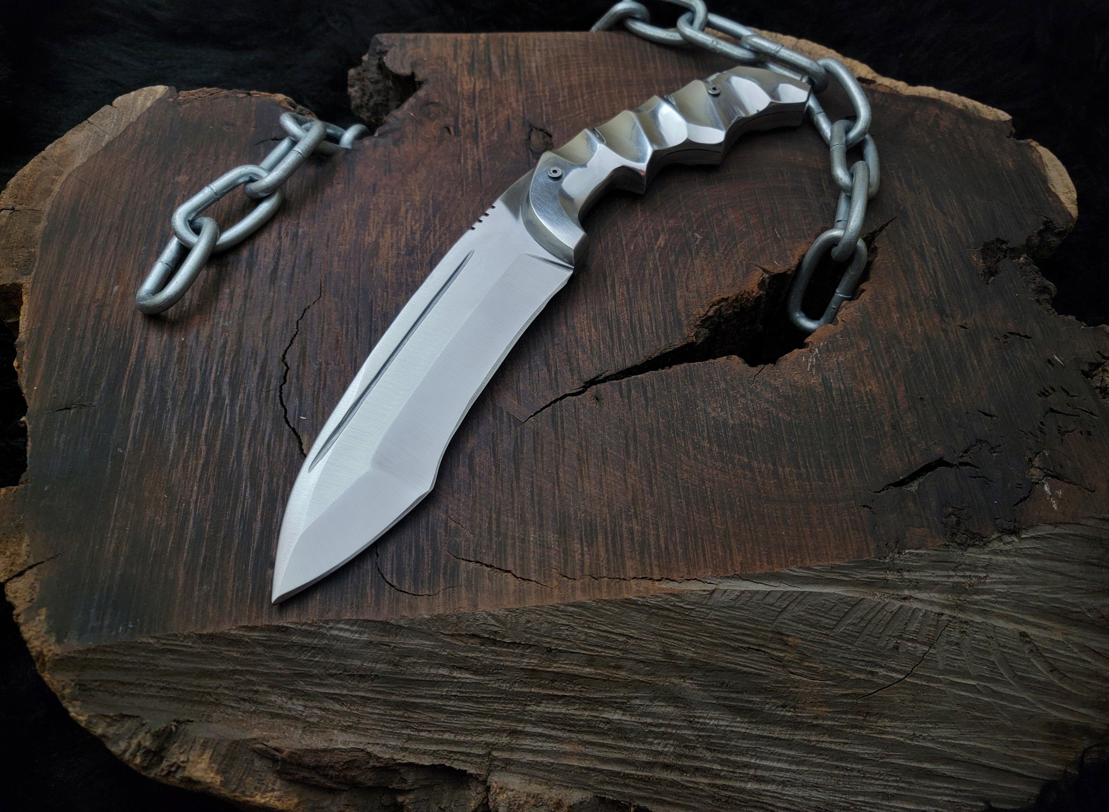 Exclusive Tekken 8 Victor Chevalier Replica Tactical Knife