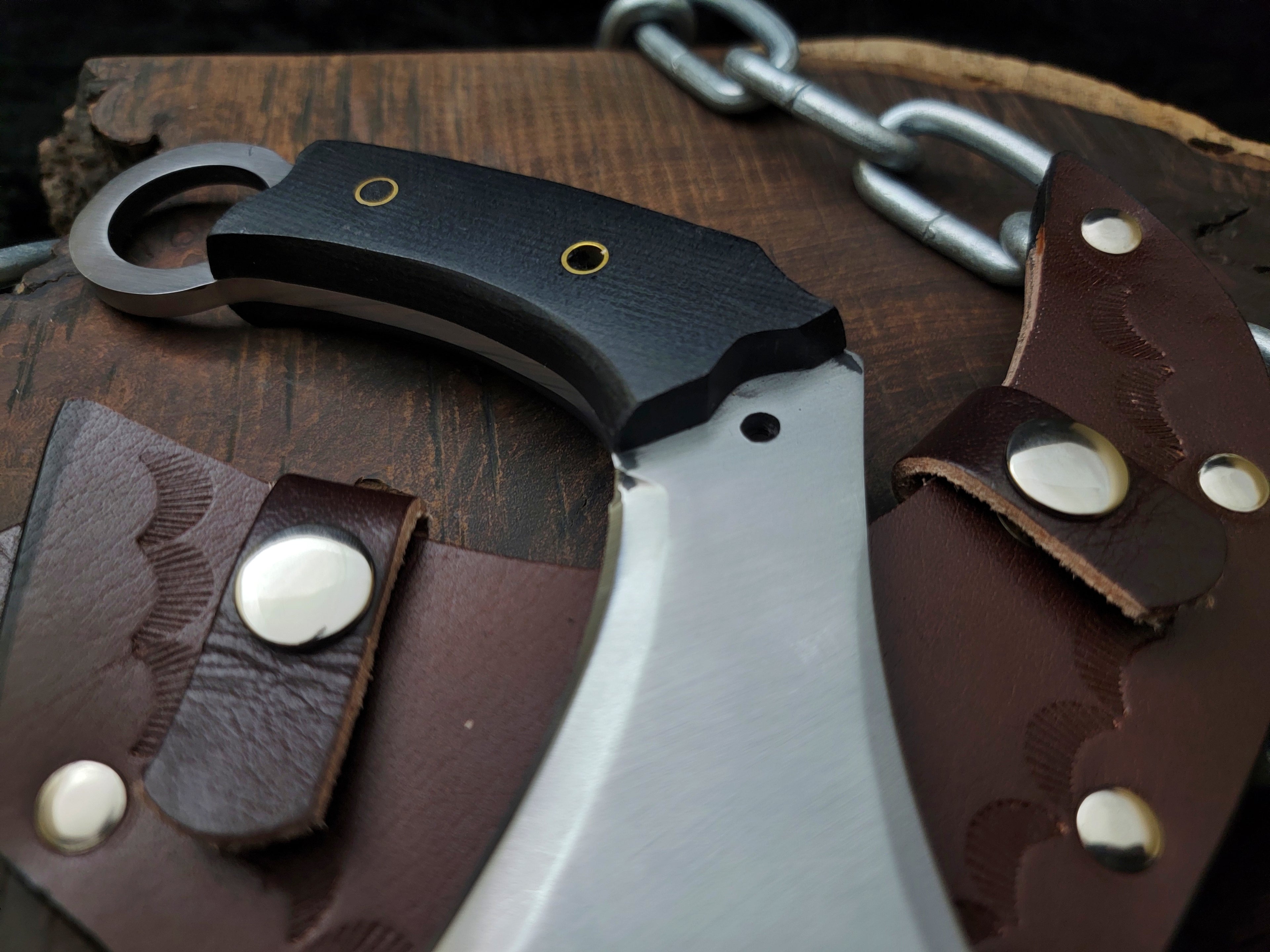 Exclusive Tekken 8 Victor Chevalier Replica Curved Knife