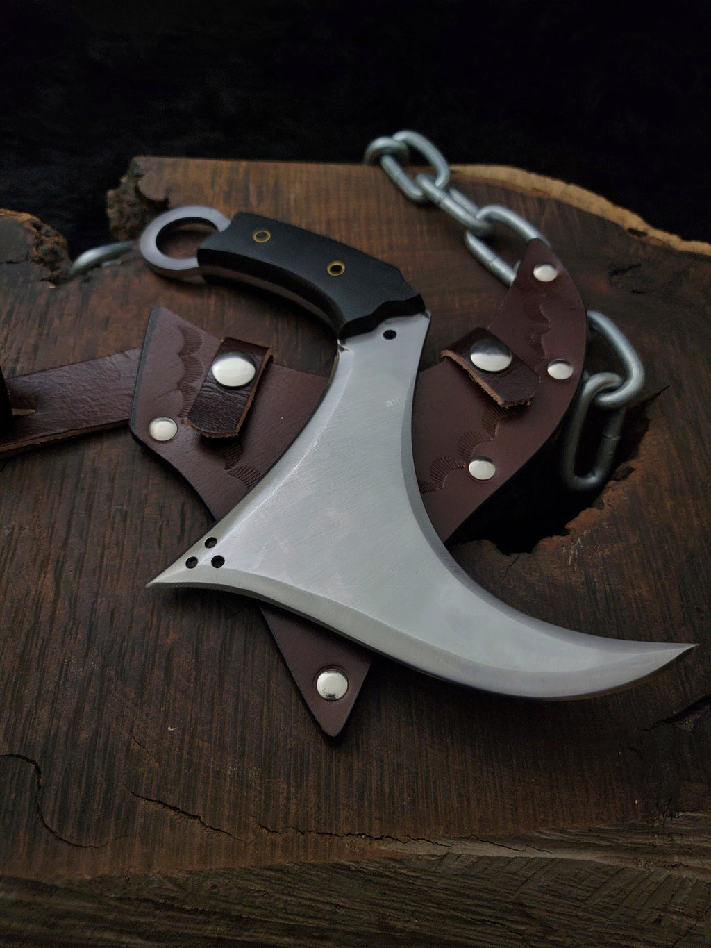 Exclusive Tekken 8 Victor Chevalier Replica Curved Knife