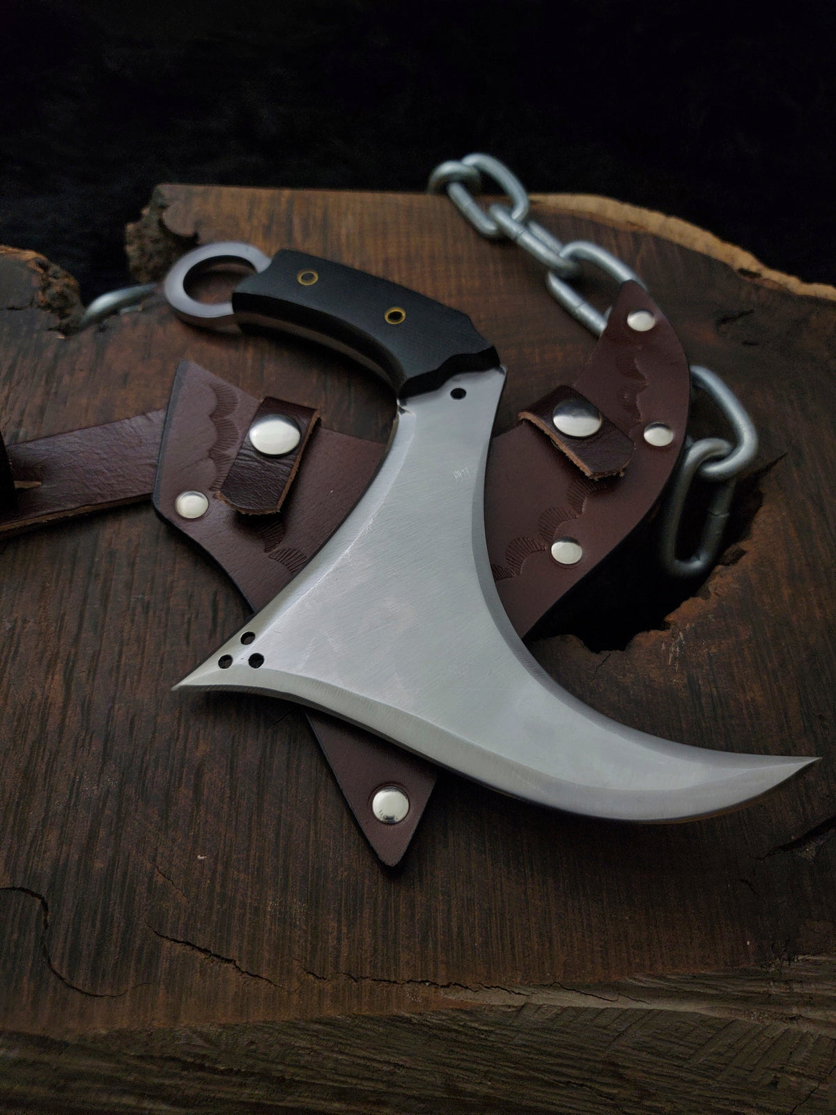 Exclusive Tekken 8 Victor Chevalier Replica Curved Knife