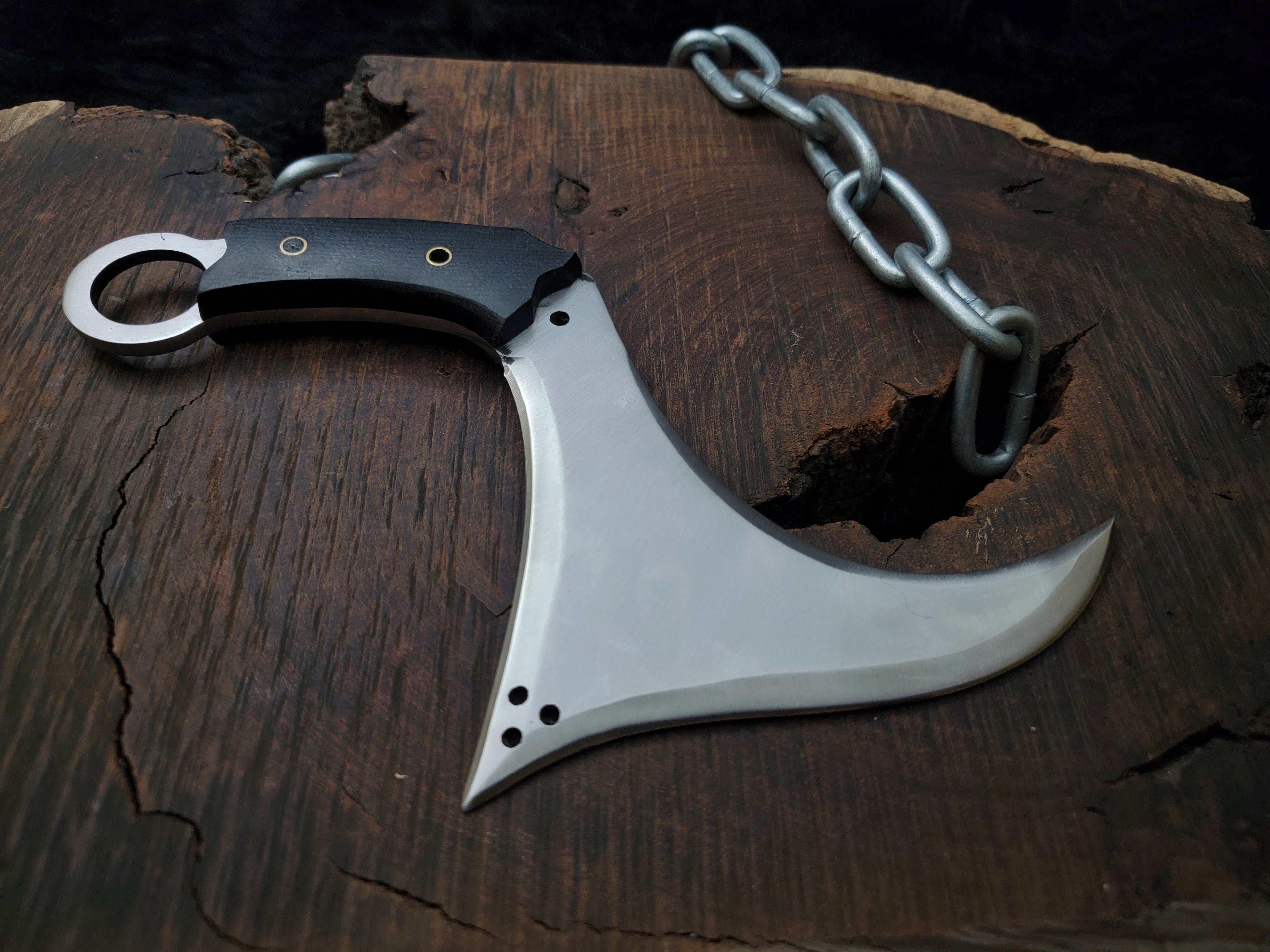 Exclusive Tekken 8 Victor Chevalier Replica Curved Knife