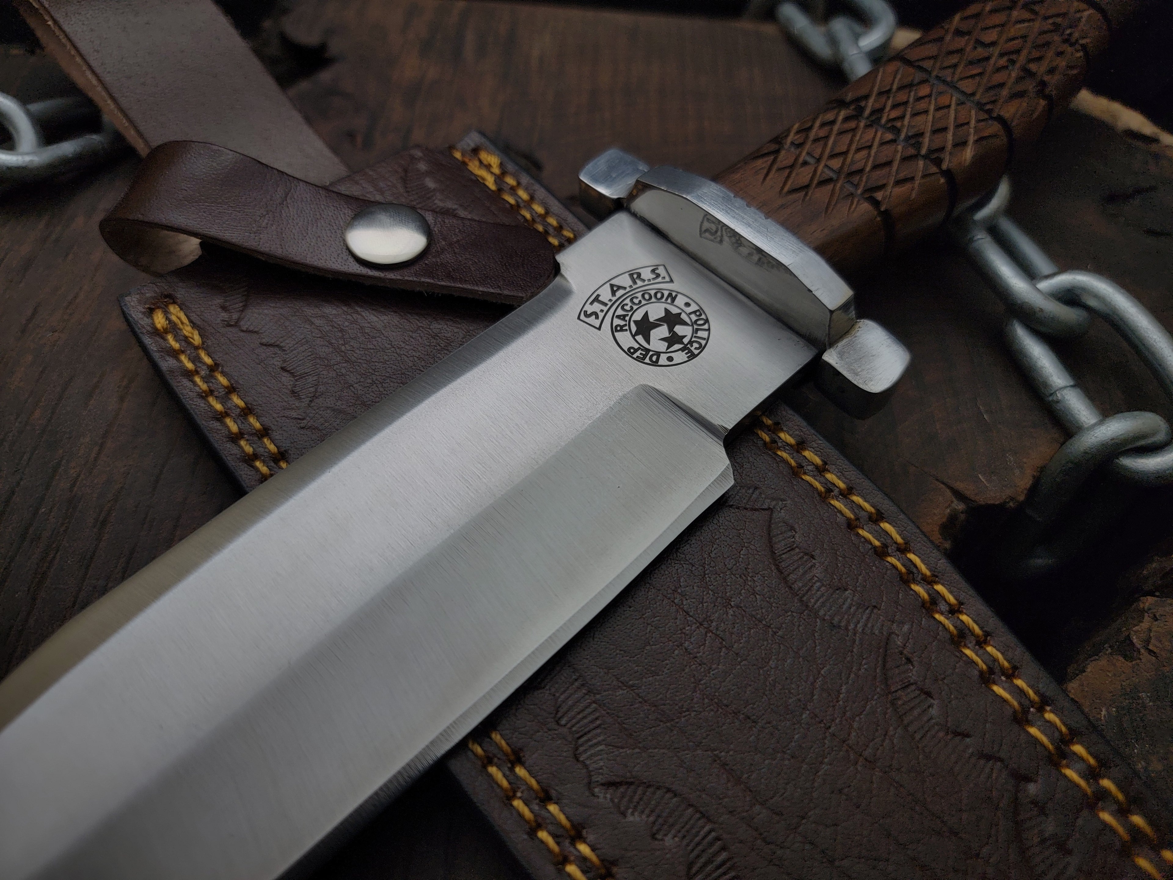 Resident Evil Raccoon City Police Replica Knife with Leather Sheath