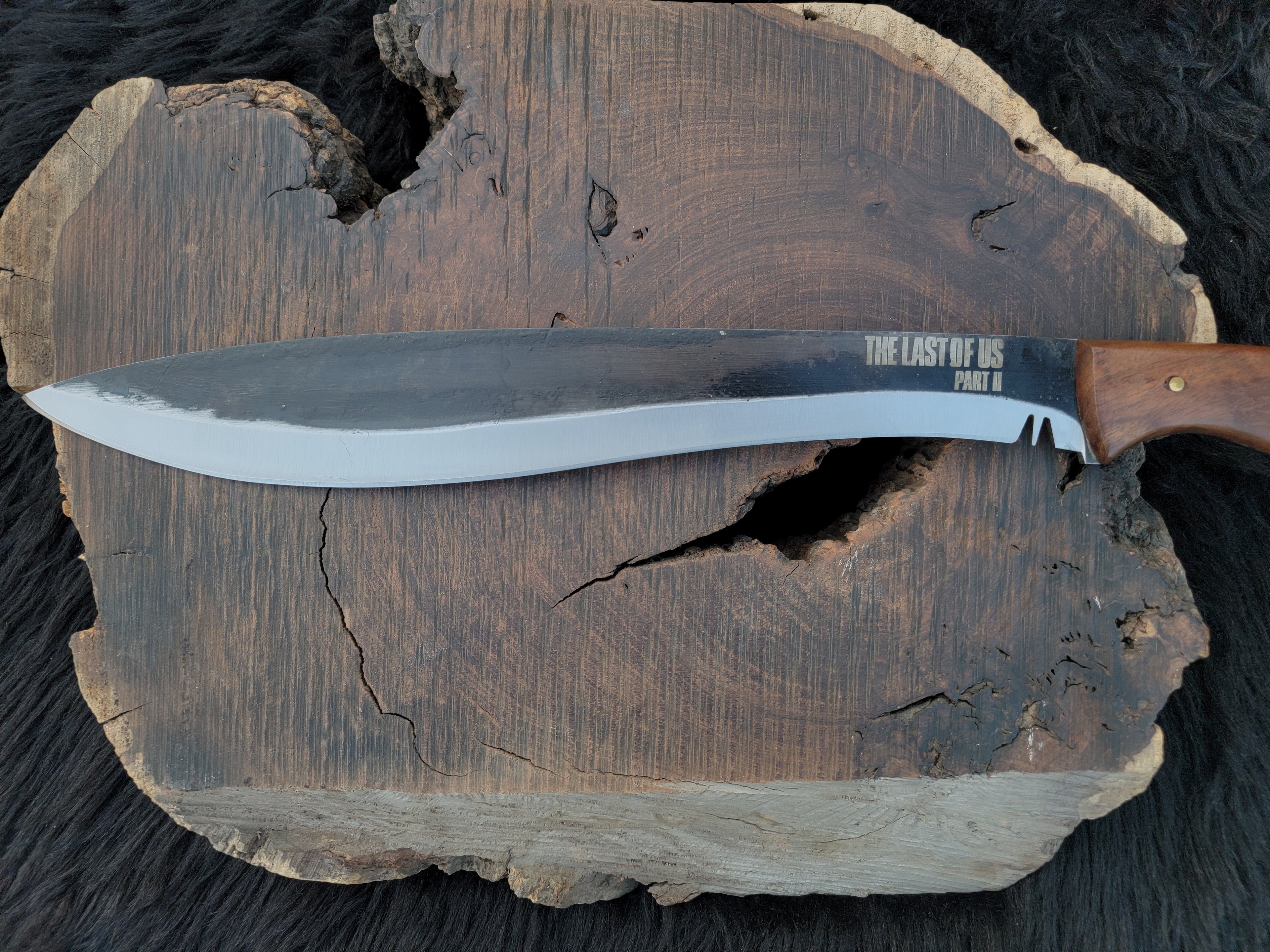 The Last Of Us : Part 2 - Ellie's Replica Machete with Leather Sheath
