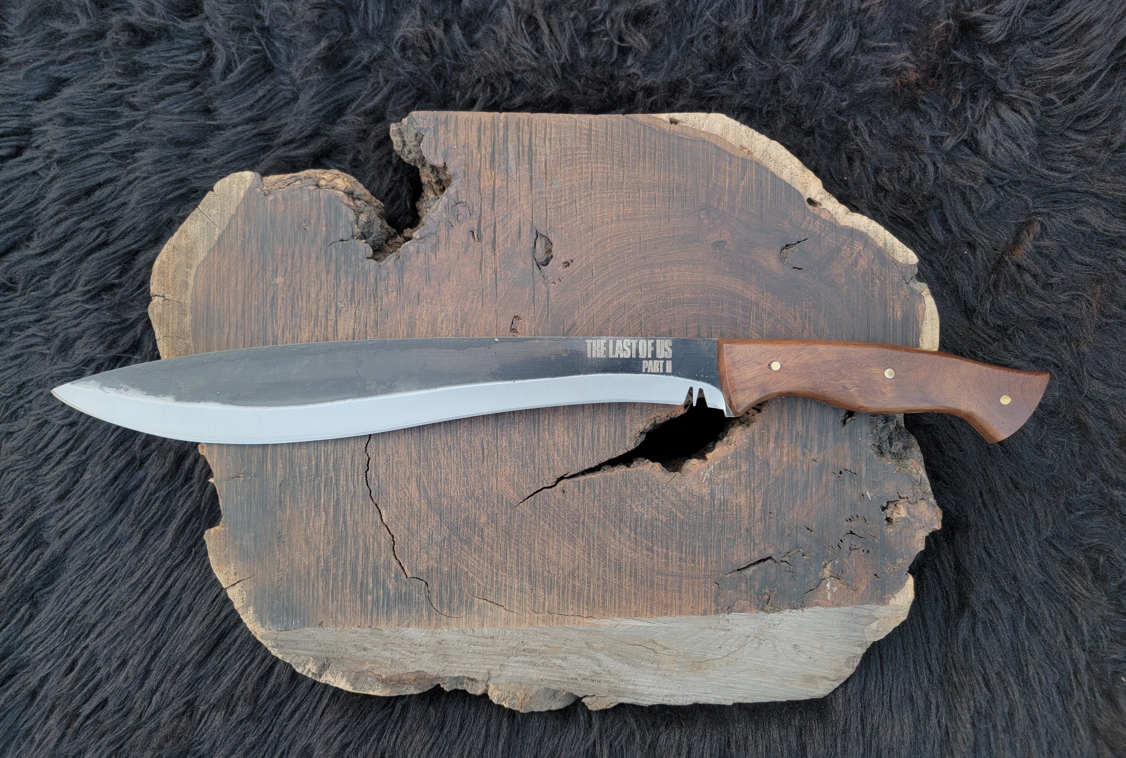 The Last Of Us : Part 2 - Ellie's Replica Machete with Leather Sheath