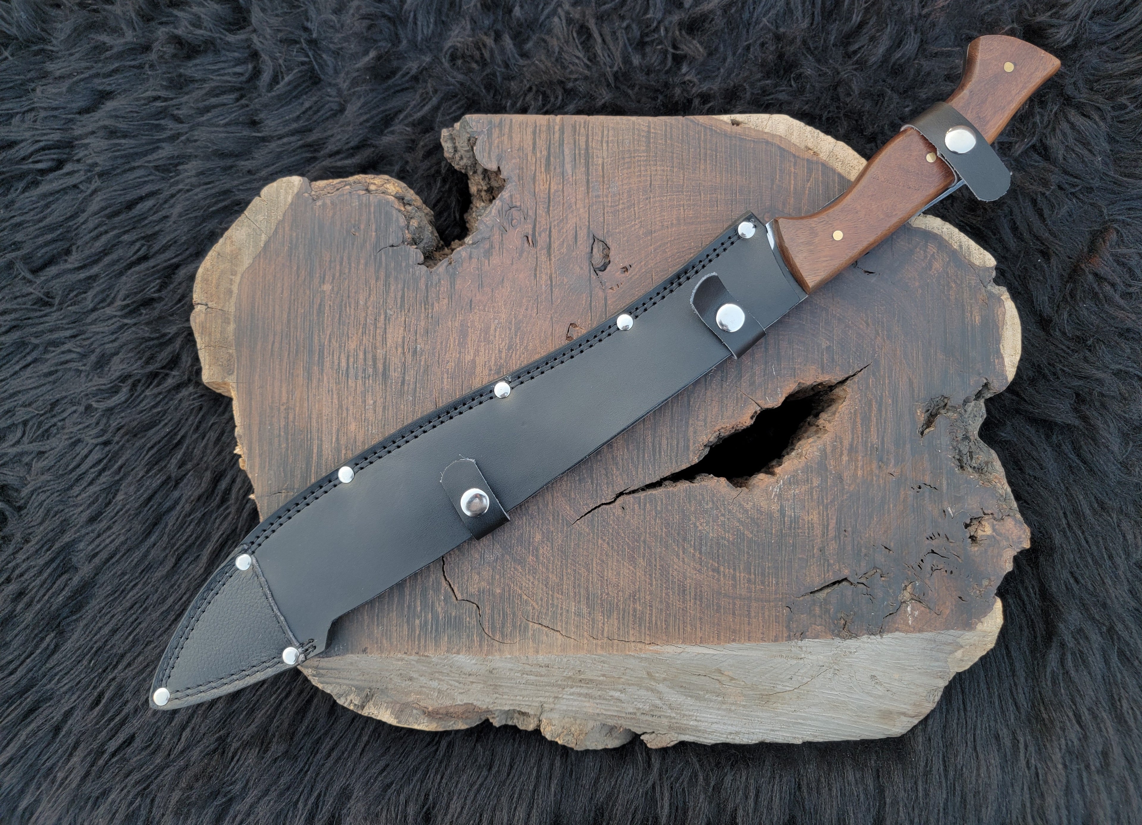 The Last Of Us : Part 2 - Ellie's Replica Machete with Leather Sheath