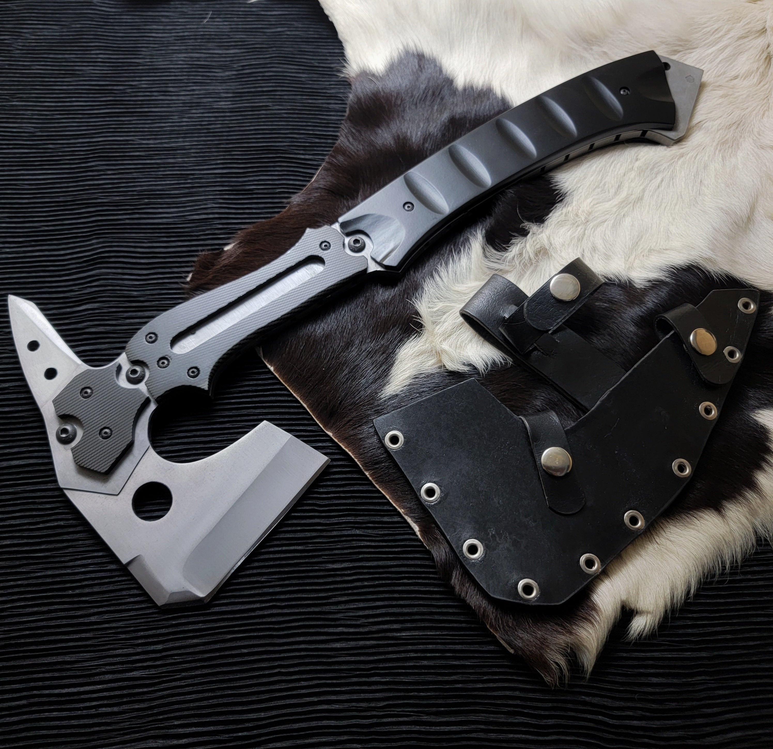 Resident Evil Requiem Replica Axe (Upgraded Version) – Leon Kennedy Hatchet with Leather Sheath