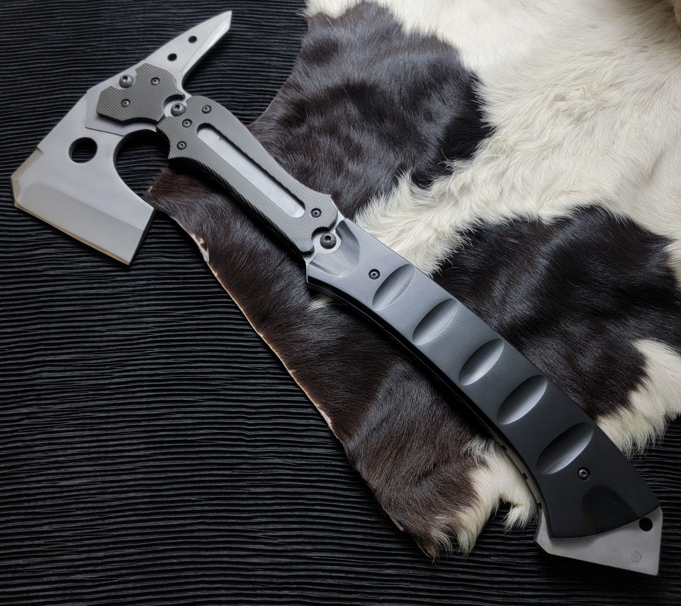 【激レア2枚セット】音韻王者 REC. / SKAFUNK 1 & 2 / 刃頭 Resident Evil Requiem Replica Axe (Upgraded Version) – Leon