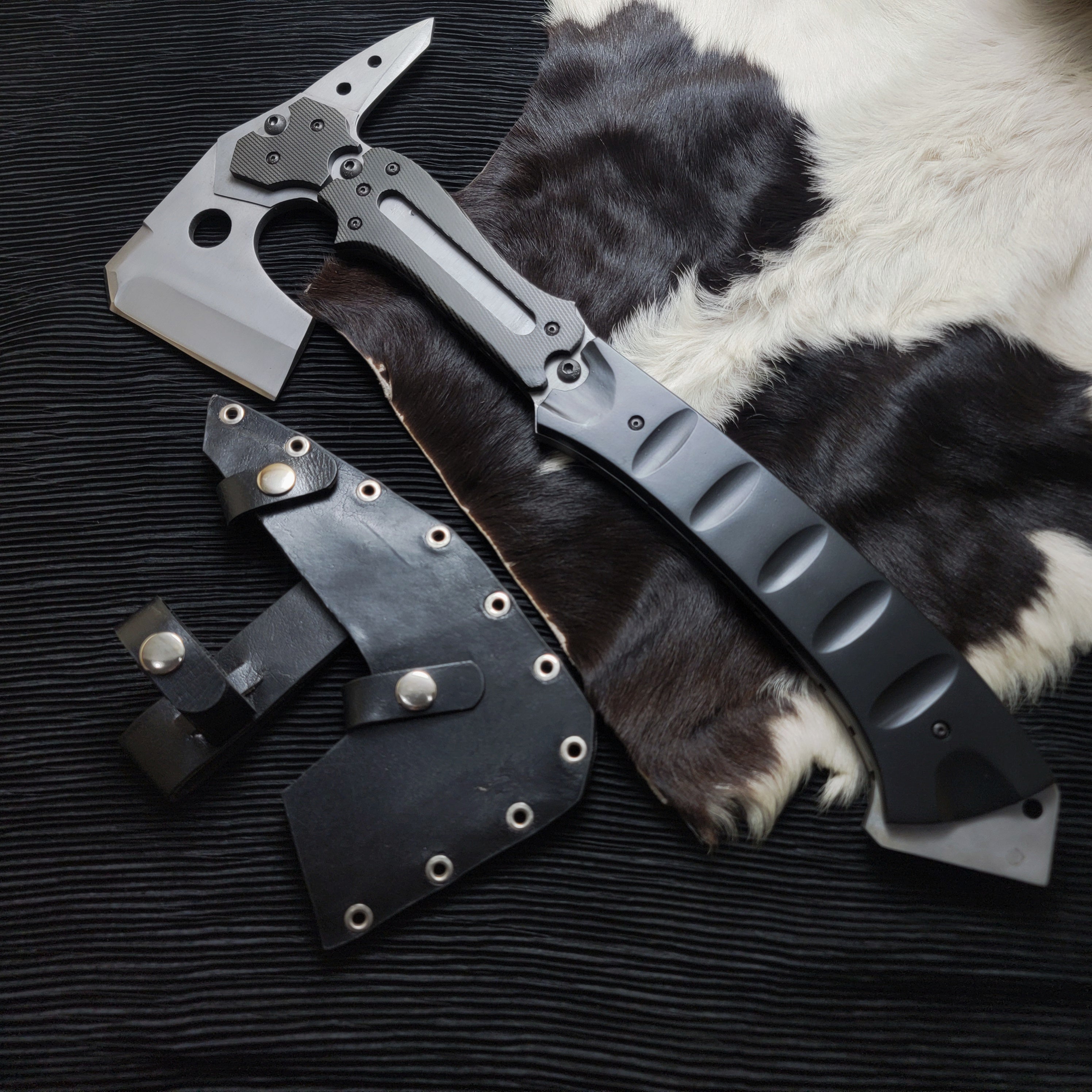 Resident Evil Requiem Replica Axe (Upgraded Version) – Leon Kennedy Hatchet with Leather Sheath
