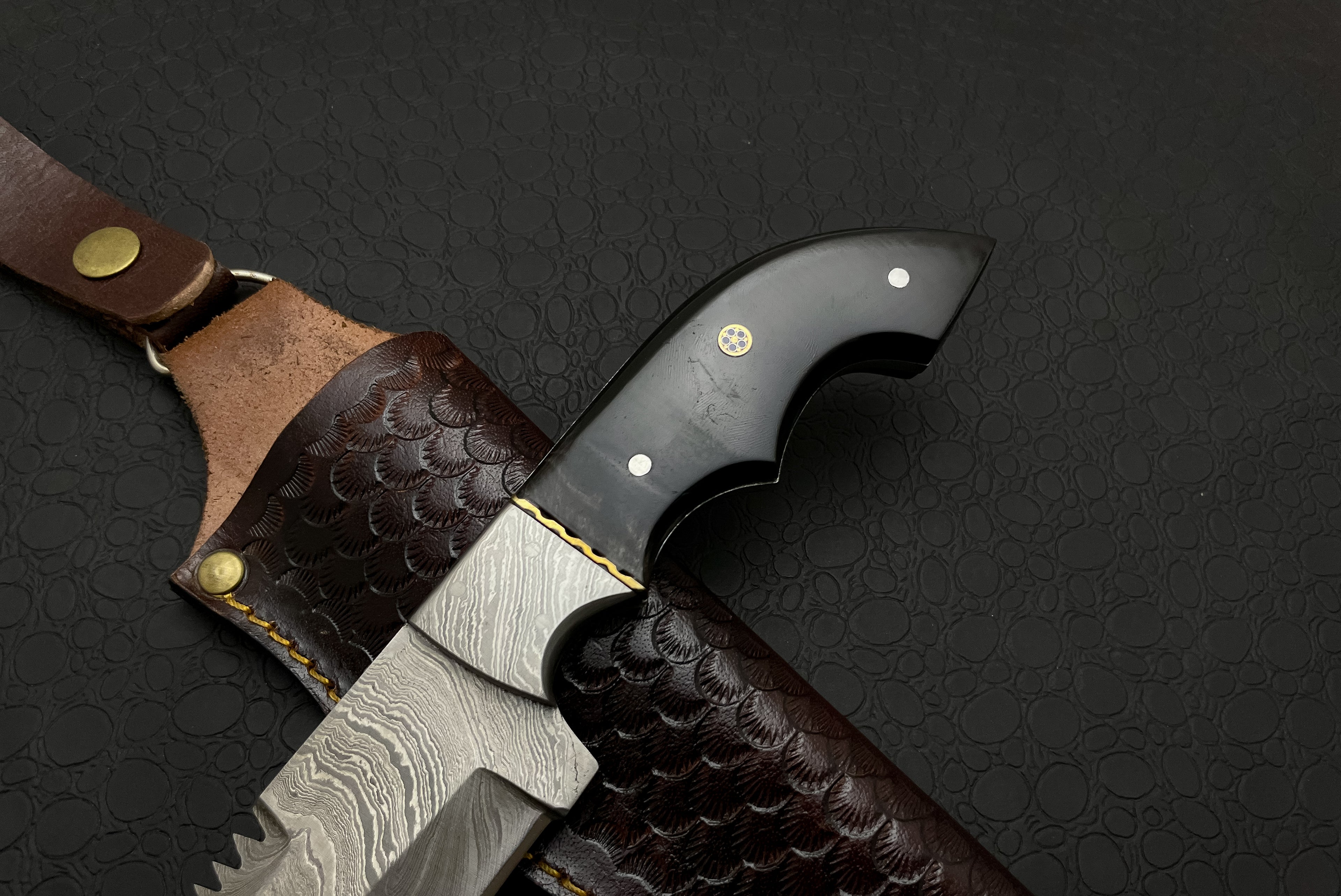 Handmade Vintage Damascus Steel Knife with Leather Sheath